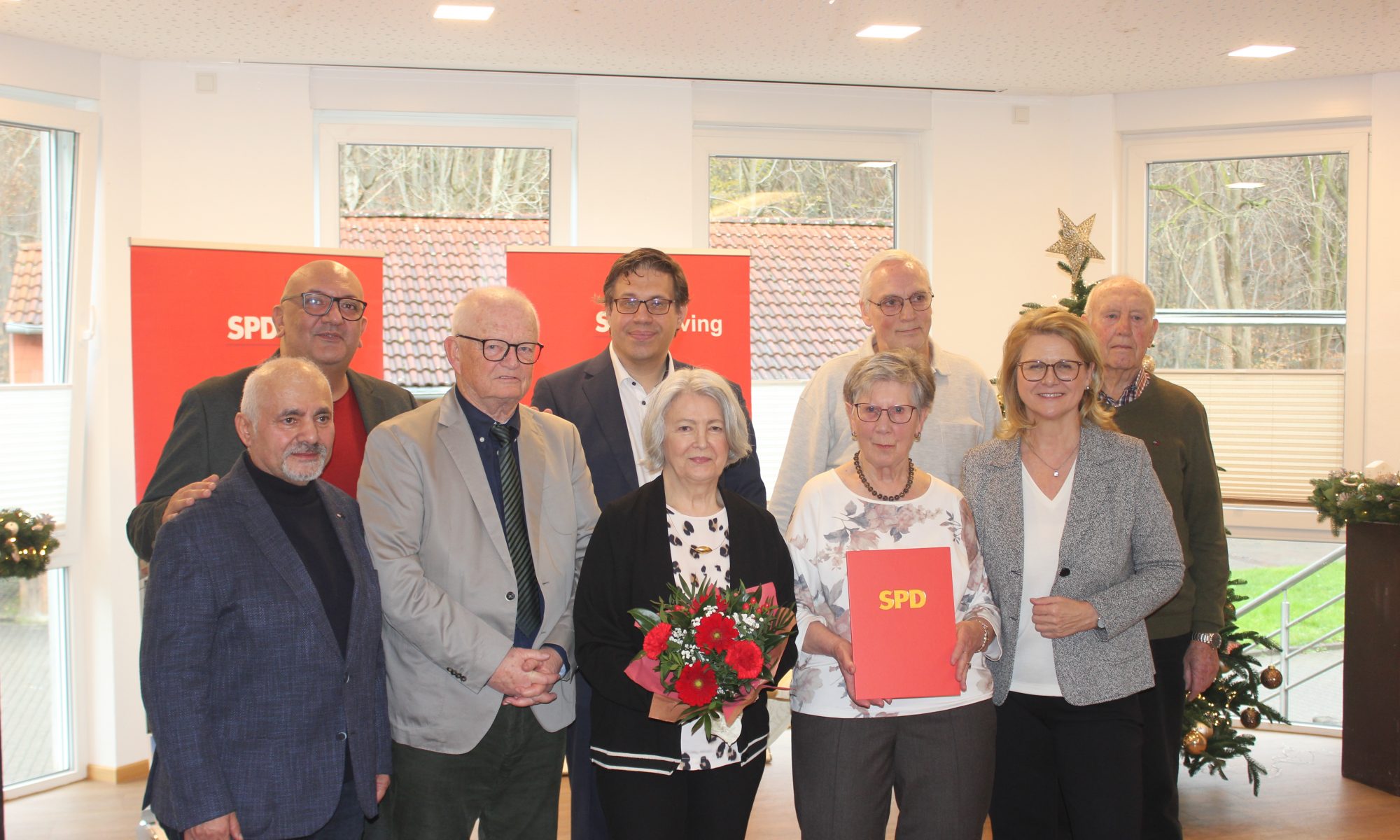 Jubilarehrung 2025 von links: Ali Inan, Volkan Baran, Peter Wieseler, Martin Schmitz, Beate Wieseler, Karin Macewicz, Arno MArkhof, Sabine Poschmann, Gerhard Schulze